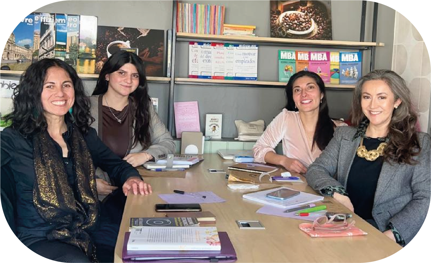 Equipo IKONA — especialistas en sostenibilidad ESG